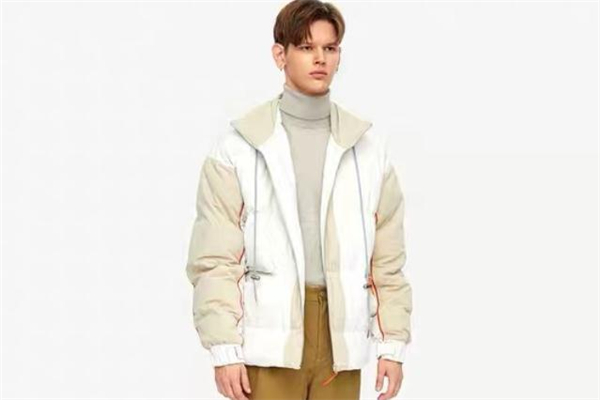 拼色棉服什么顏色好看 拼色棉服流行什么顏色 拼色棉服什么顏色好看 拼色棉服流行什么顏色