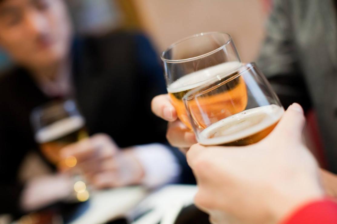 老婆經(jīng)常出去應酬怎么辦 老婆經(jīng)常出去應酬要相信她嗎