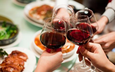 老婆經(jīng)常出去應酬怎么辦 老婆經(jīng)常出去應酬要相信她嗎