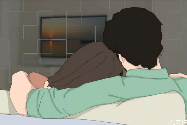 怎么安慰姨媽痛的女友 女友姨媽期脾氣暴躁怎么辦 怎么安慰姨媽痛的女友 女友姨媽期脾氣暴躁怎么辦