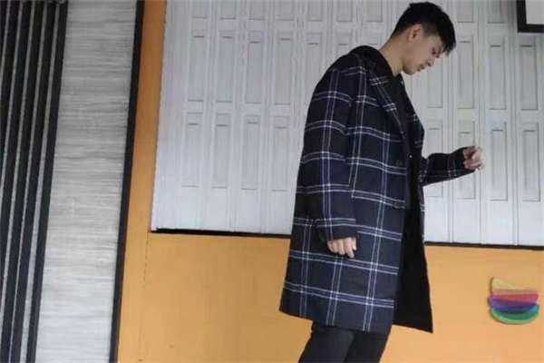 男生格子大衣怎么搭配 男生格子大衣搭配圖片 男生格子大衣怎么搭配 男生格子大衣搭配圖片