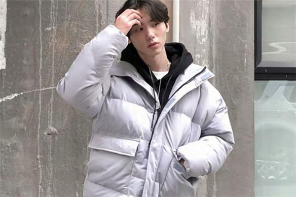 灰色面包服怎么搭配 男生灰色面包服搭配圖片 灰色面包服怎么搭配 男生灰色面包服搭配圖片