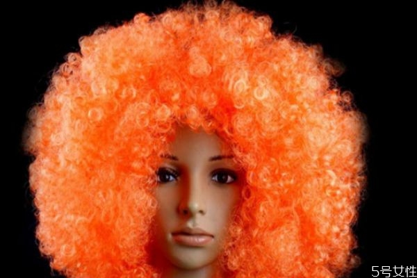 假發(fā)怎么清洗 假發(fā)不戴時(shí)如何存放 假發(fā)怎么清洗 假發(fā)不戴時(shí)如何存放