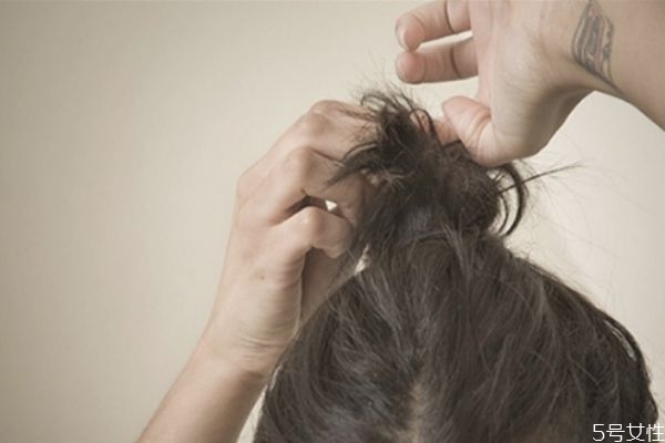 劉海假發(fā)片怎么選擇 空氣劉海假發(fā)片的缺點(diǎn) 劉海假發(fā)片怎么選擇 空氣劉海假發(fā)片的缺點(diǎn)