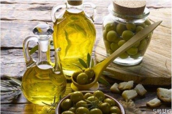 橄欖油的功效和作用 橄欖油的營養(yǎng)價值 橄欖油的功效和作用 橄欖油的營養(yǎng)價值