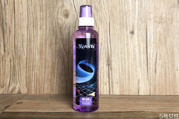 定型水可以固定碎頭發(fā)嗎 定型水不洗可以嗎 定型水可以固定碎頭發(fā)嗎 定型水不洗可以嗎