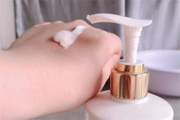 olay煙酰胺身體乳怎么樣 olay煙酰胺身體乳可以擦臉嗎 olay煙酰胺身體乳怎么樣 olay煙酰胺身體乳可以擦臉嗎