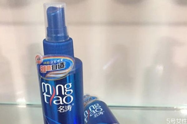 定型水會(huì)使頭發(fā)油嗎 定型水保質(zhì)期多長時(shí)間