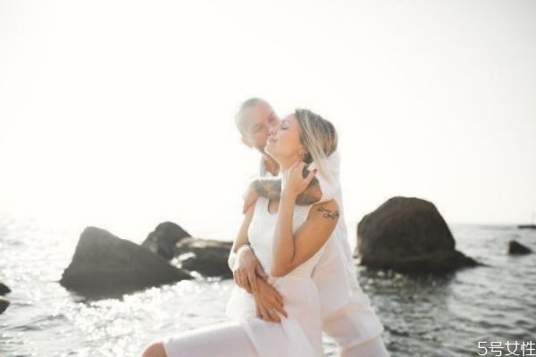 老公騙你怎么對(duì)付他 怎么對(duì)付愛撒謊的老公