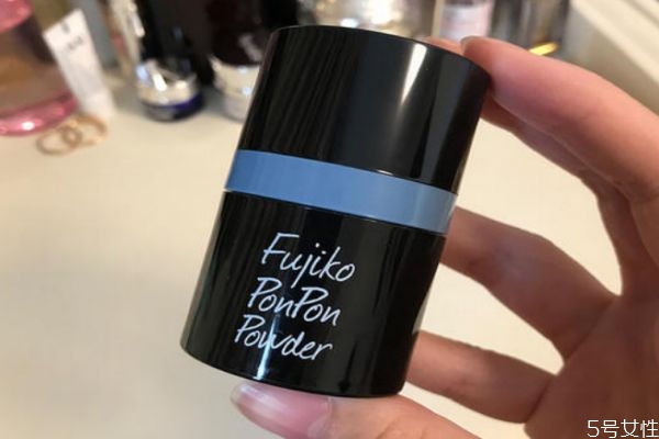 使用蓬蓬粉有什么害處 蓬蓬粉會導(dǎo)致掉頭發(fā)嗎 使用蓬蓬粉有什么害處 蓬蓬粉會導(dǎo)致掉頭發(fā)嗎