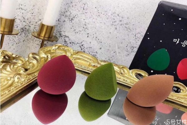 海綿蛋干了會(huì)變小嗎 海綿蛋的正確使用方法 海綿蛋干了會(huì)變小嗎 海綿蛋的正確使用方法