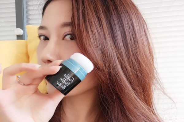 使用蓬蓬粉有什么害處 蓬蓬粉會導(dǎo)致掉頭發(fā)嗎 使用蓬蓬粉有什么害處 蓬蓬粉會導(dǎo)致掉頭發(fā)嗎