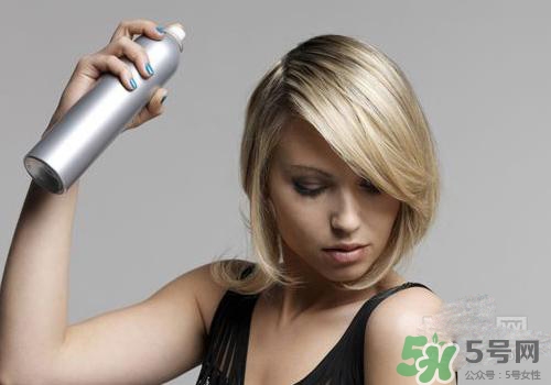 啫喱水和發(fā)蠟哪個好？啫喱水和發(fā)蠟的區(qū)別