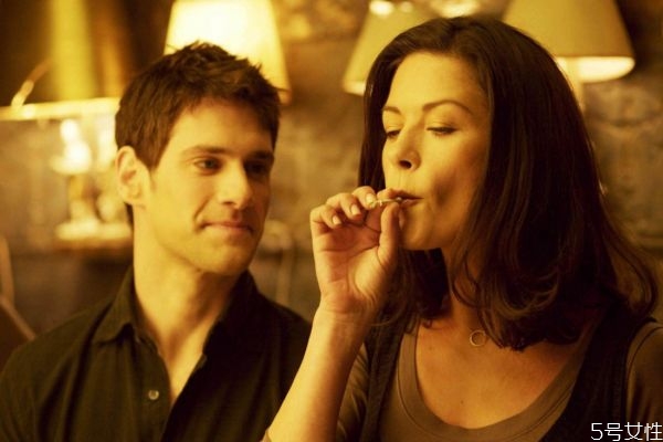 姐弟戀會有結(jié)果嗎 姐弟戀可以長久嗎 姐弟戀會有結(jié)果嗎 姐弟戀可以長久嗎