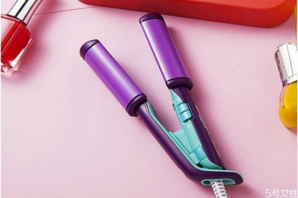 卷發(fā)棒可以托運(yùn)嗎 使用卷發(fā)棒注意事項(xiàng) 卷發(fā)棒可以托運(yùn)嗎 使用卷發(fā)棒注意事項(xiàng)