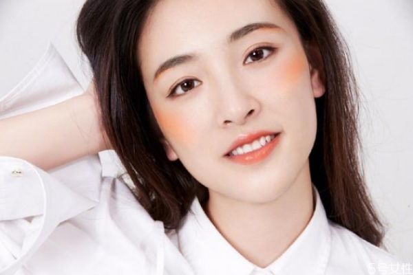 怎么避免腮紅打多 腮紅打多了怎樣補救 怎么避免腮紅打多 腮紅打多了怎樣補救