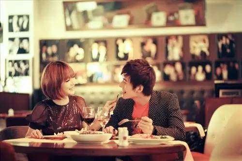 男生為什么吃女生剩下的菜 男生吃女生剩下的菜是喜歡嗎 男生為什么吃女生剩下的菜 男生吃女生剩下的菜是喜歡嗎