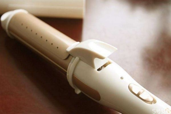 卷發(fā)棒要預熱多久 卷發(fā)棒的使用頻率 卷發(fā)棒要預熱多久 卷發(fā)棒的使用頻率