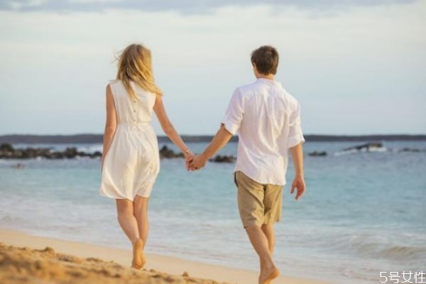 女朋友最想問男朋友什么問題 女友必問男友的十大問題 女朋友最想問男朋友什么問題 女友必問男友的十大問題