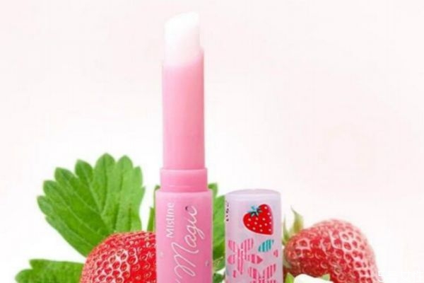 忘帶唇膏嘴巴干怎么辦 沒帶唇膏用什么代替 忘帶唇膏嘴巴干怎么辦 沒帶唇膏用什么代替