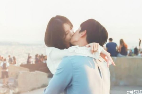 怎樣讓老婆更在乎自己 老婆還在乎你的表現(xiàn) 怎樣讓老婆更在乎自己 老婆還在乎你的表現(xiàn)