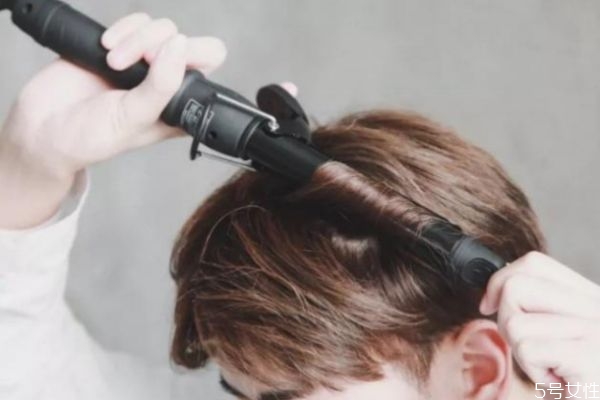 卷發(fā)不卷了怎么補(bǔ)救 卷發(fā)如何恢復(fù)卷度 卷發(fā)不卷了怎么補(bǔ)救 卷發(fā)如何恢復(fù)卷度