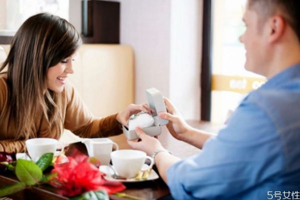 什么樣的老婆必須離婚 老婆不愛你的六種表現(xiàn) 什么樣的老婆必須離婚 老婆不愛你的六種表現(xiàn)