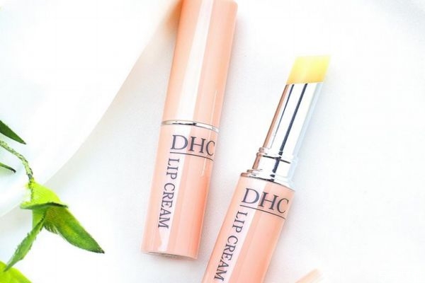 忘帶唇膏嘴巴干怎么辦 沒帶唇膏用什么代替 忘帶唇膏嘴巴干怎么辦 沒帶唇膏用什么代替