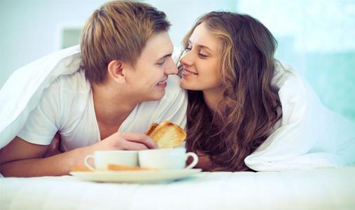 夫妻怎樣做感情會更深 提高夫妻感情的方法 夫妻怎樣做感情會更深 提高夫妻感情的方法