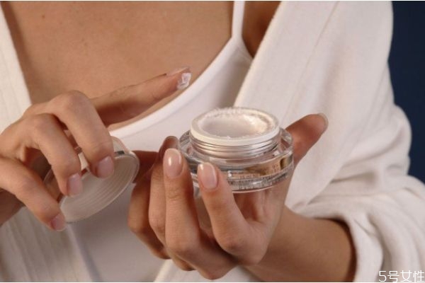 臉上長細紋了怎么辦 臉上有細紋有小妙招