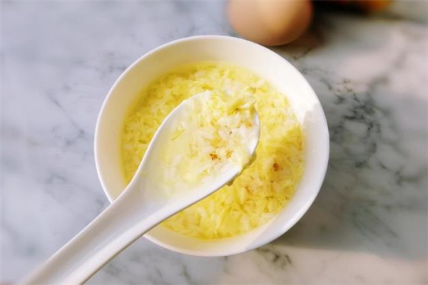 酒釀雞蛋的做法 酒釀雞蛋適合什么人吃 酒釀雞蛋的做法 酒釀雞蛋適合什么人吃