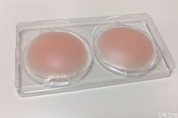 夏天乳貼粘不住怎么辦 夏天乳貼應該怎么貼 夏天乳貼粘不住怎么辦 夏天乳貼應該怎么貼