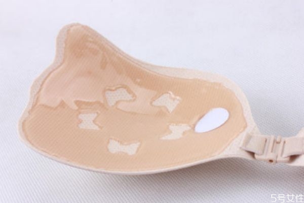 夏天乳貼粘不住怎么辦 夏天乳貼應該怎么貼 夏天乳貼粘不住怎么辦 夏天乳貼應該怎么貼