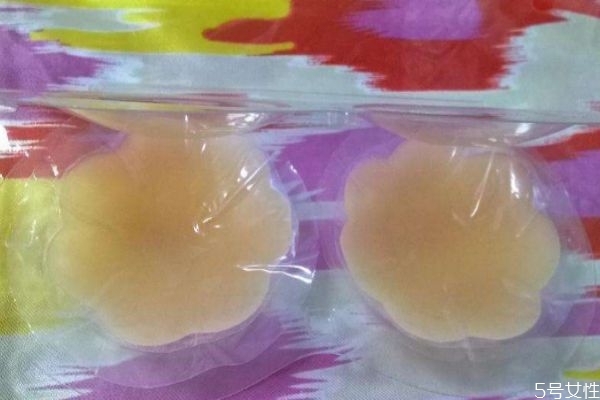 夏天乳貼粘不住怎么辦 夏天乳貼應該怎么貼 夏天乳貼粘不住怎么辦 夏天乳貼應該怎么貼