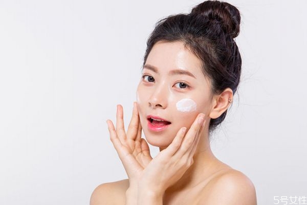 痘痘的治療方法 痘痘的調(diào)理方式 痘痘的治療方法 痘痘的調(diào)理方式