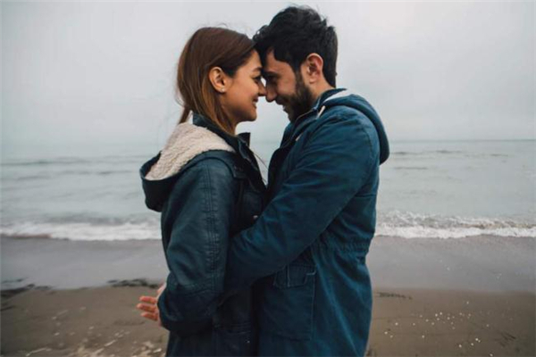 精神出軌是指什么意思 哪些行為屬于精神出軌 精神出軌是指什么意思 哪些行為屬于精神出軌