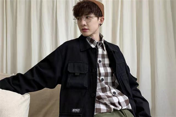 日系復(fù)古外套什么顏色好看 日系復(fù)古外套流行什么顏色 日系復(fù)古外套什么顏色好看 日系復(fù)古外套流行什么顏色