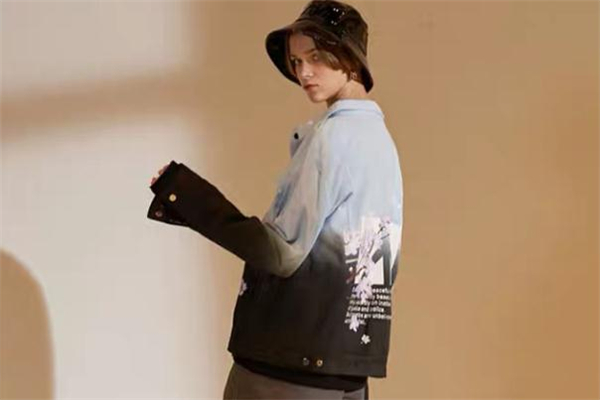 漸變色外套什么顏色好看 漸變色外套流行什么顏色 漸變色外套什么顏色好看 漸變色外套流行什么顏色