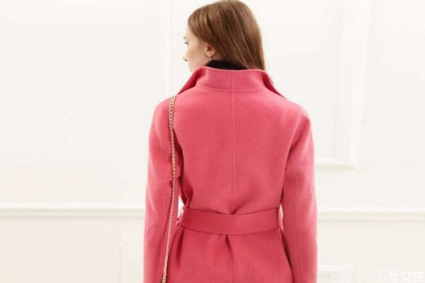 澳毛大衣怎么樣 澳毛大衣穿著注意事項(xiàng) 澳毛大衣怎么樣 澳毛大衣穿著注意事項(xiàng)
