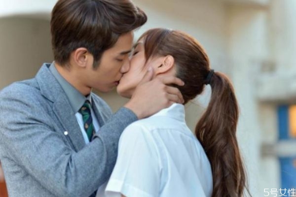 怎么樣處理好夫妻關(guān)系 如何處理夫妻關(guān)系 怎么樣處理好夫妻關(guān)系 如何處理夫妻關(guān)系