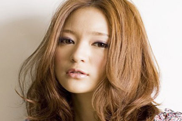 頭發(fā)塑形是燙發(fā)嗎 頭發(fā)塑形和燙發(fā)有區(qū)別嗎 頭發(fā)塑形是燙發(fā)嗎 頭發(fā)塑形和燙發(fā)有區(qū)別嗎