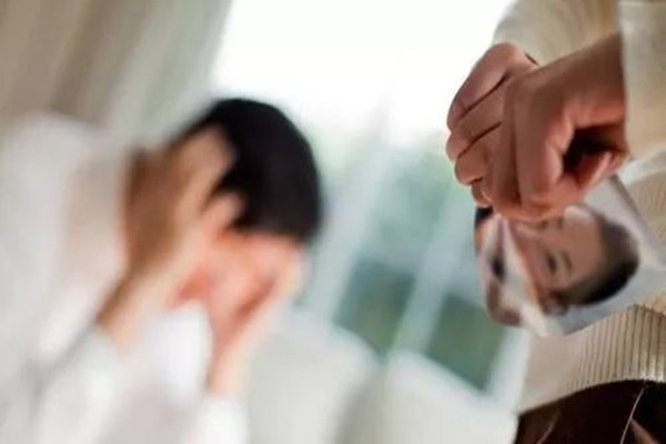 女朋友說(shuō)我不在乎她怎么挽回 女朋友說(shuō)我不在乎她挽回的方法