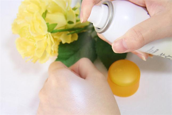 高姿防曬噴霧需要卸妝嗎 高姿防曬噴霧怎么使用 高姿防曬噴霧需要卸妝嗎 高姿防曬噴霧怎么使用