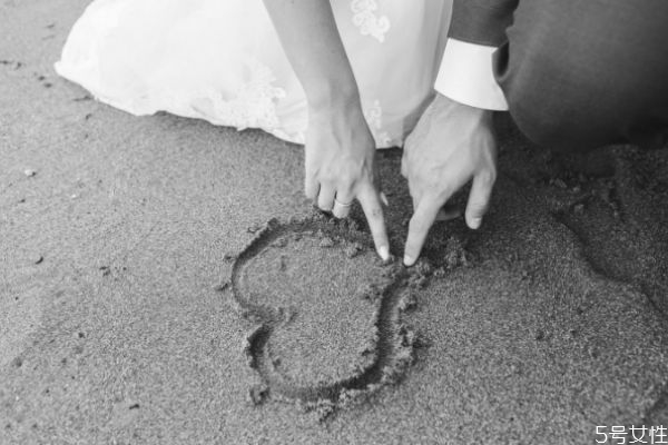 女人懷孕時老公出軌怎么辦 懷孕期間發(fā)現(xiàn)丈夫出軌 女人懷孕時老公出軌怎么辦 懷孕期間發(fā)現(xiàn)丈夫出軌