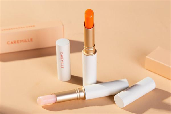 caremille珂曼變色唇膏多少錢(qián) 珂曼變色唇膏需要卸嗎