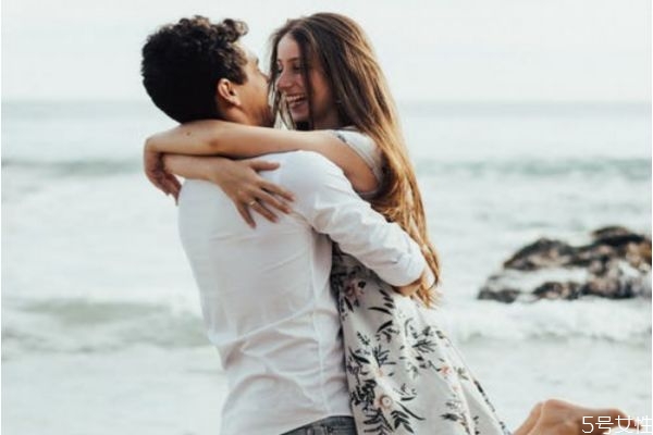 老婆有外遇的幾個(gè)特點(diǎn) 老婆有外遇的必然表現(xiàn) 老婆有外遇的幾個(gè)特點(diǎn) 老婆有外遇的必然表現(xiàn)