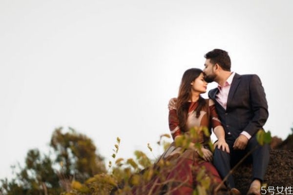 如何讓第三者主動(dòng)離開 小三最怕什么樣的妻子 如何讓第三者主動(dòng)離開 小三最怕什么樣的妻子