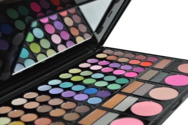 用過期眼影有什么危害 眼影怎么分 用過期眼影有什么危害 眼影怎么分