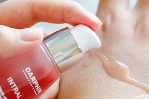 臉上角質(zhì)層薄用什么護膚品 修復角質(zhì)層護膚品牌子