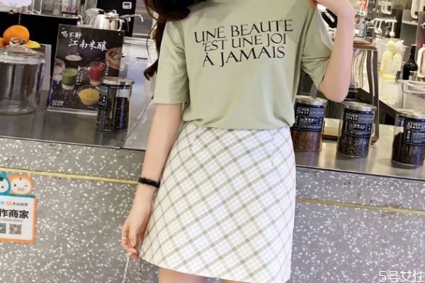 橄欖綠衣服搭配什么顏色 橄欖綠衣服搭配技巧 橄欖綠衣服搭配什么顏色 橄欖綠衣服搭配技巧